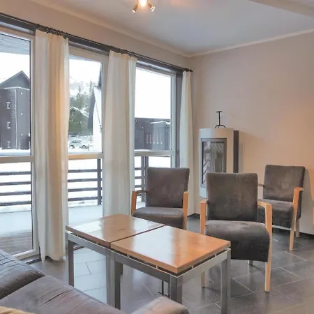 Three-bedroom In 아파트