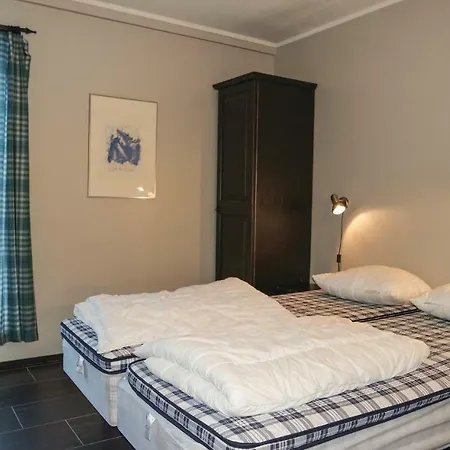 Three-bedroom In * 헴세달