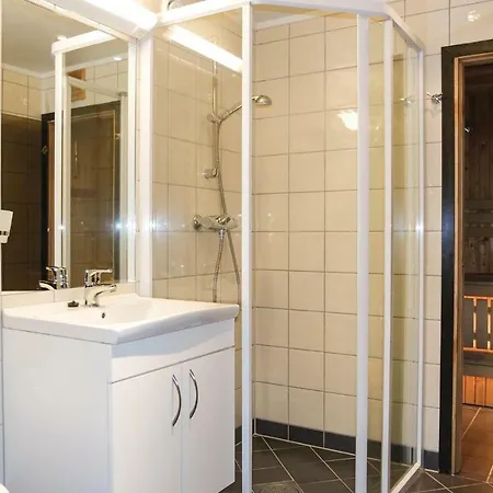 Three-bedroom In דירה