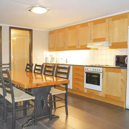 Three-bedroom In 헴세달